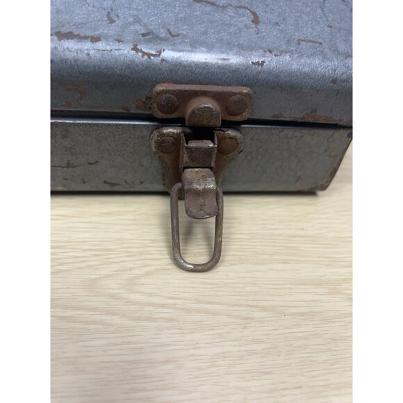 Vintage 1950's Craftsman "Crown Top" Low Tombstone Portable Tool Box Old Toolbox - Picture 3 of 12